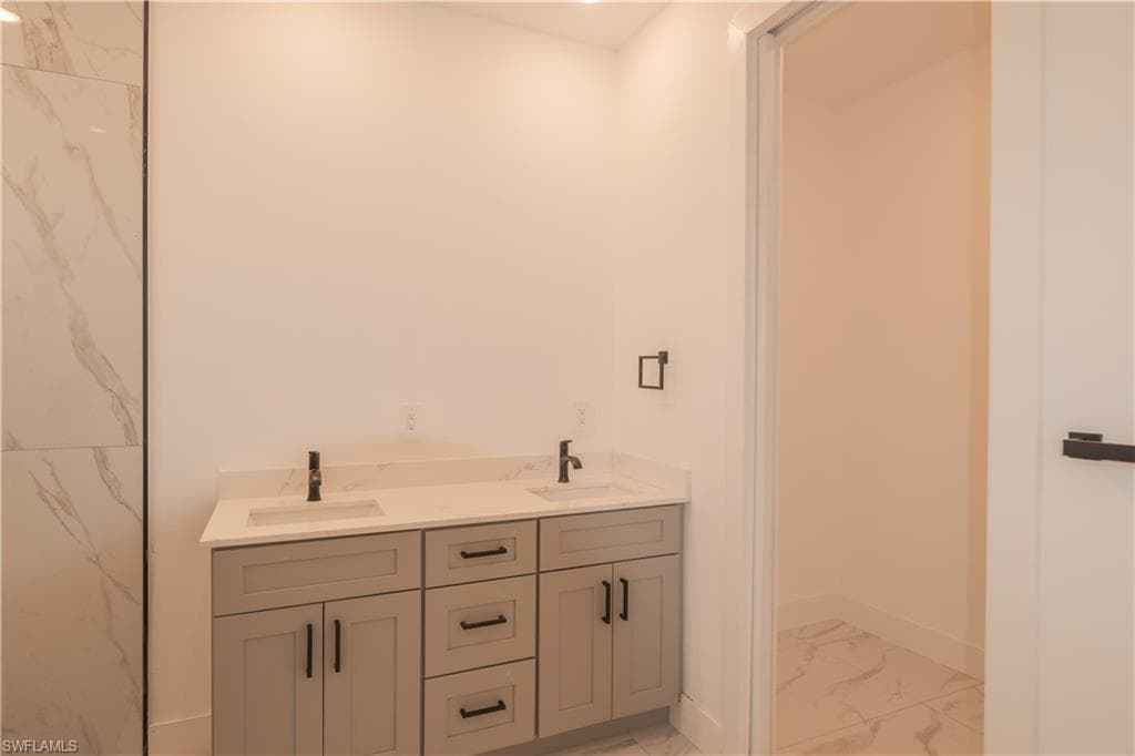 2045 Carver AVE, FORT MYERS FL 33916-11