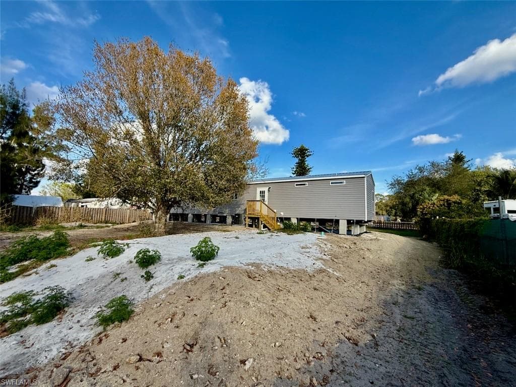 8104 Marx DR, NORTH FORT MYERS FL 33917-45