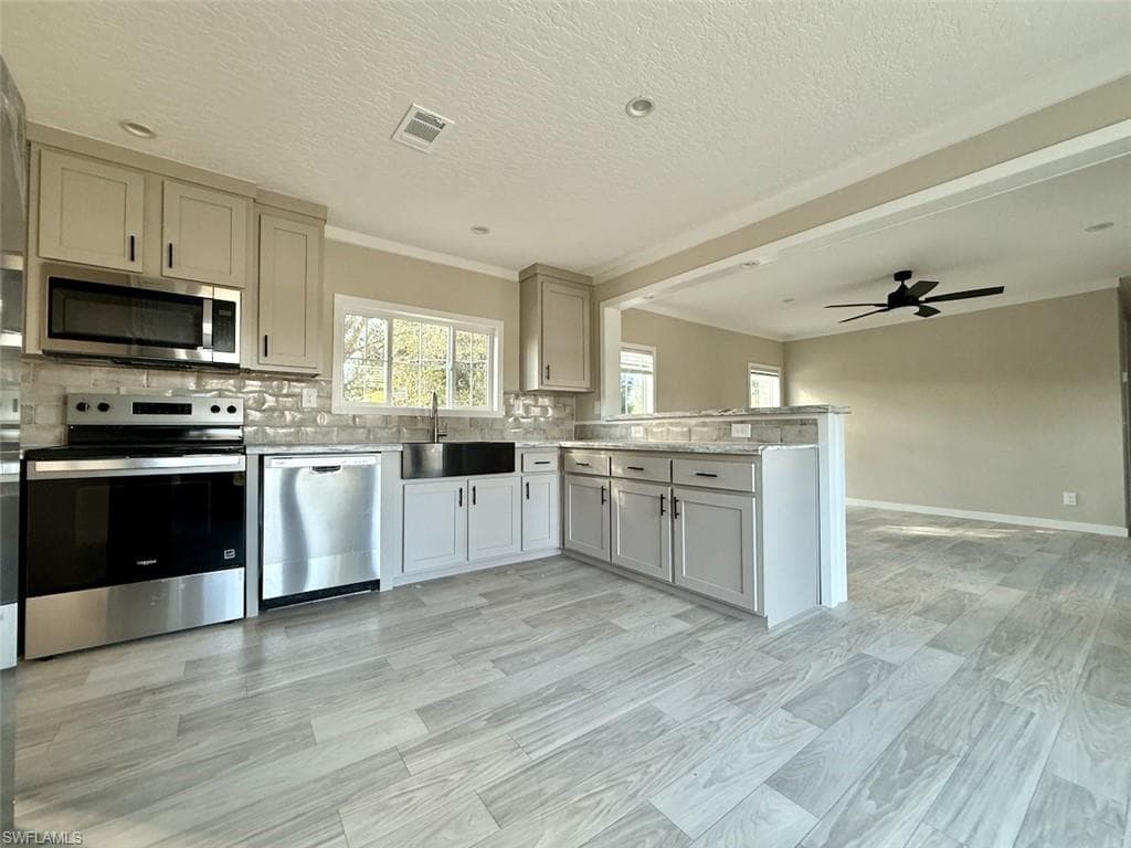 8104 Marx DR, NORTH FORT MYERS FL 33917-12