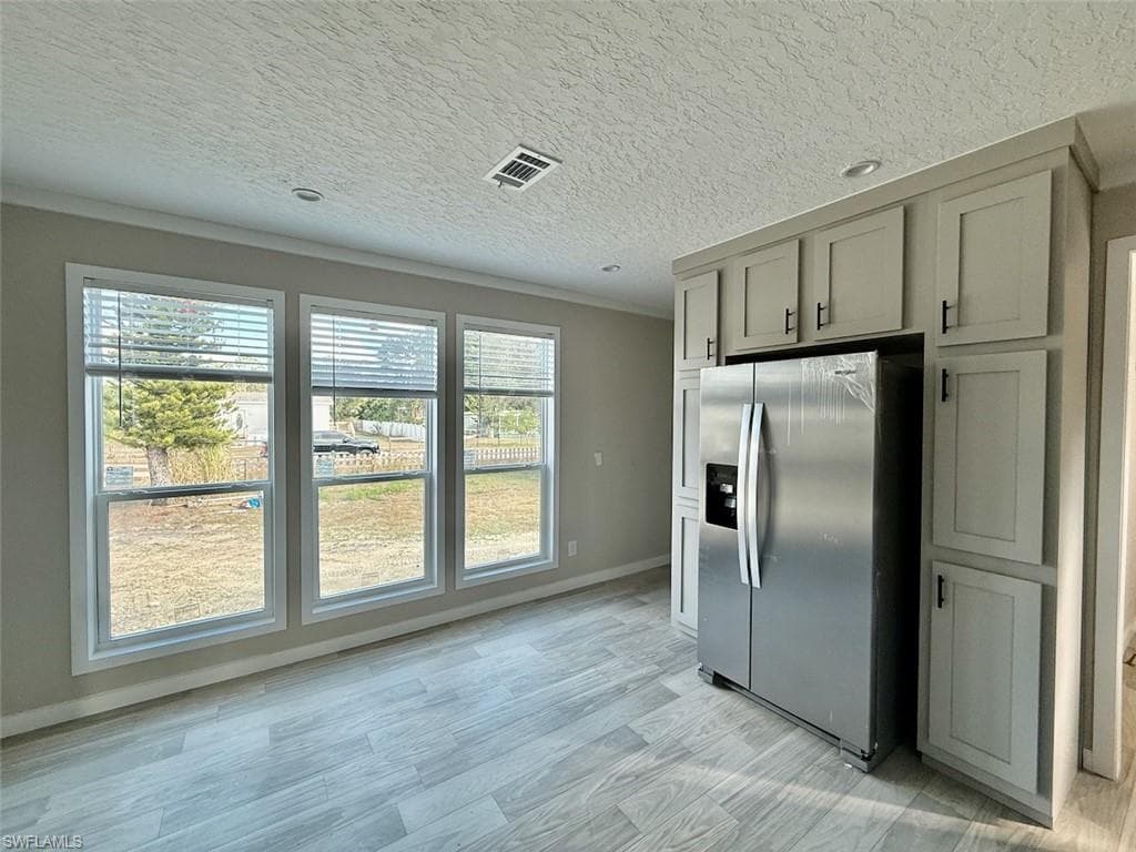 8104 Marx DR, NORTH FORT MYERS FL 33917-8