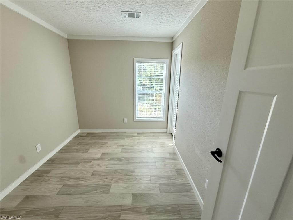 8104 Marx DR, NORTH FORT MYERS FL 33917-37