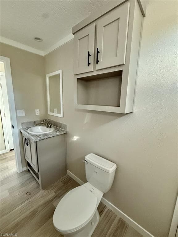 8104 Marx DR, NORTH FORT MYERS FL 33917-32