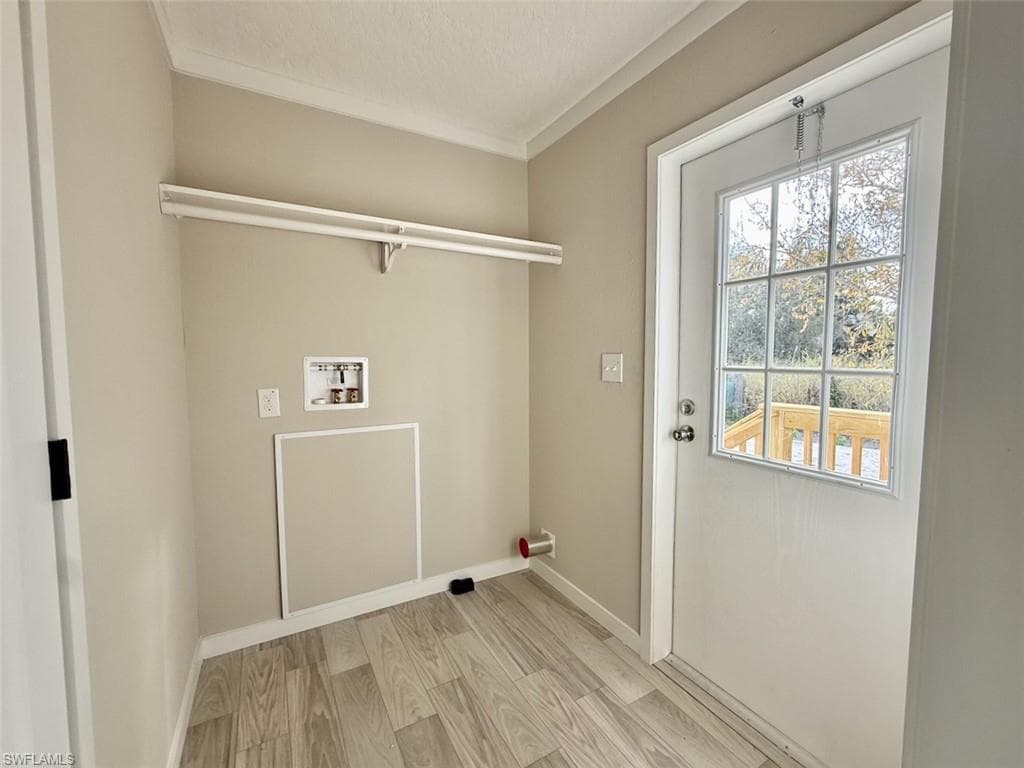 8104 Marx DR, NORTH FORT MYERS FL 33917-40