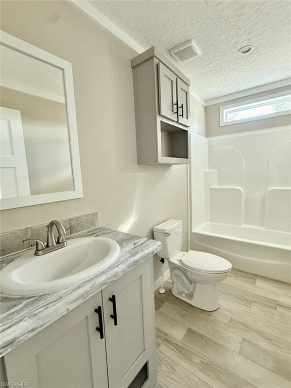 8104 Marx DR, NORTH FORT MYERS FL 33917-36