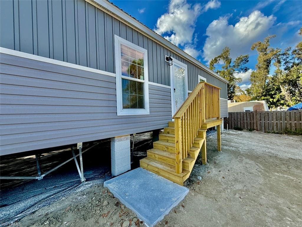 8104 Marx DR, NORTH FORT MYERS FL 33917-47