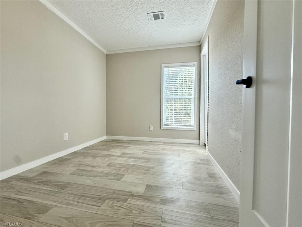 8104 Marx DR, NORTH FORT MYERS FL 33917-38