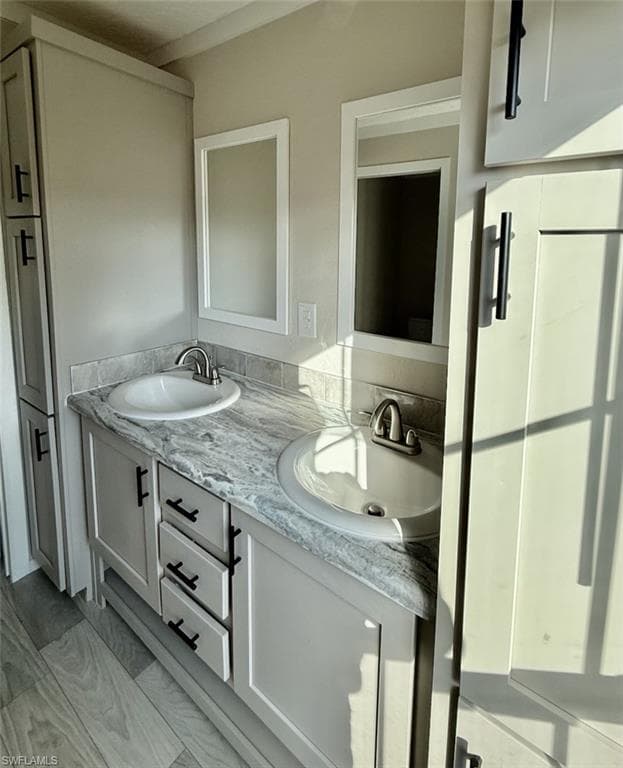 8104 Marx DR, NORTH FORT MYERS FL 33917-20