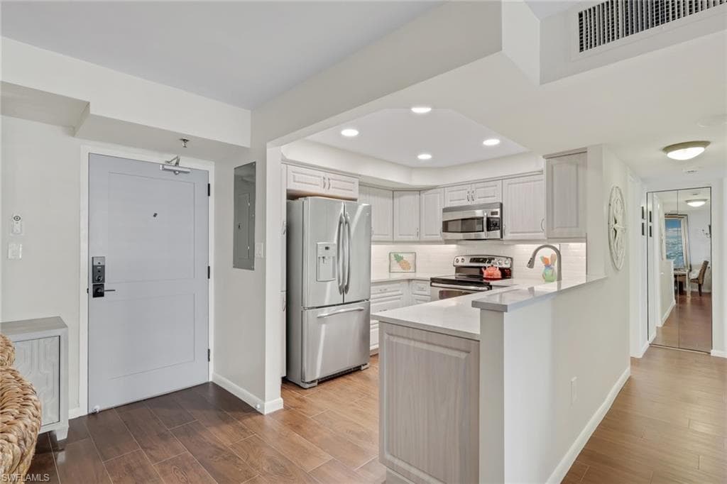 260 Seaview CT # 1108, MARCO ISLAND FL 34145-21