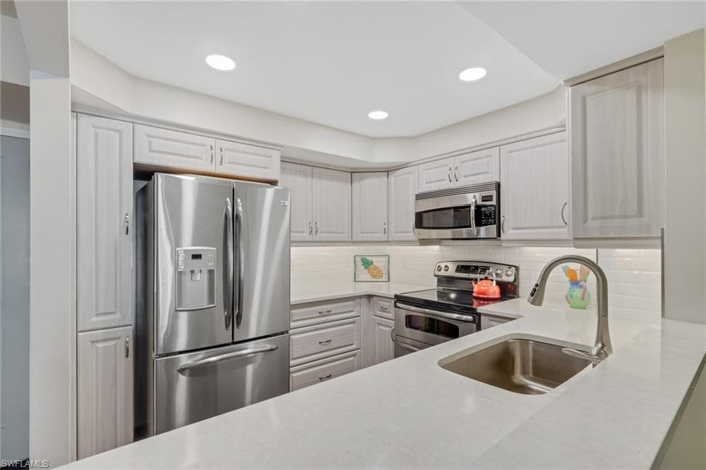 260 Seaview CT # 1108, MARCO ISLAND FL 34145-4