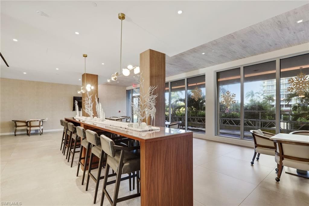 260 Seaview CT # 1108, MARCO ISLAND FL 34145-36