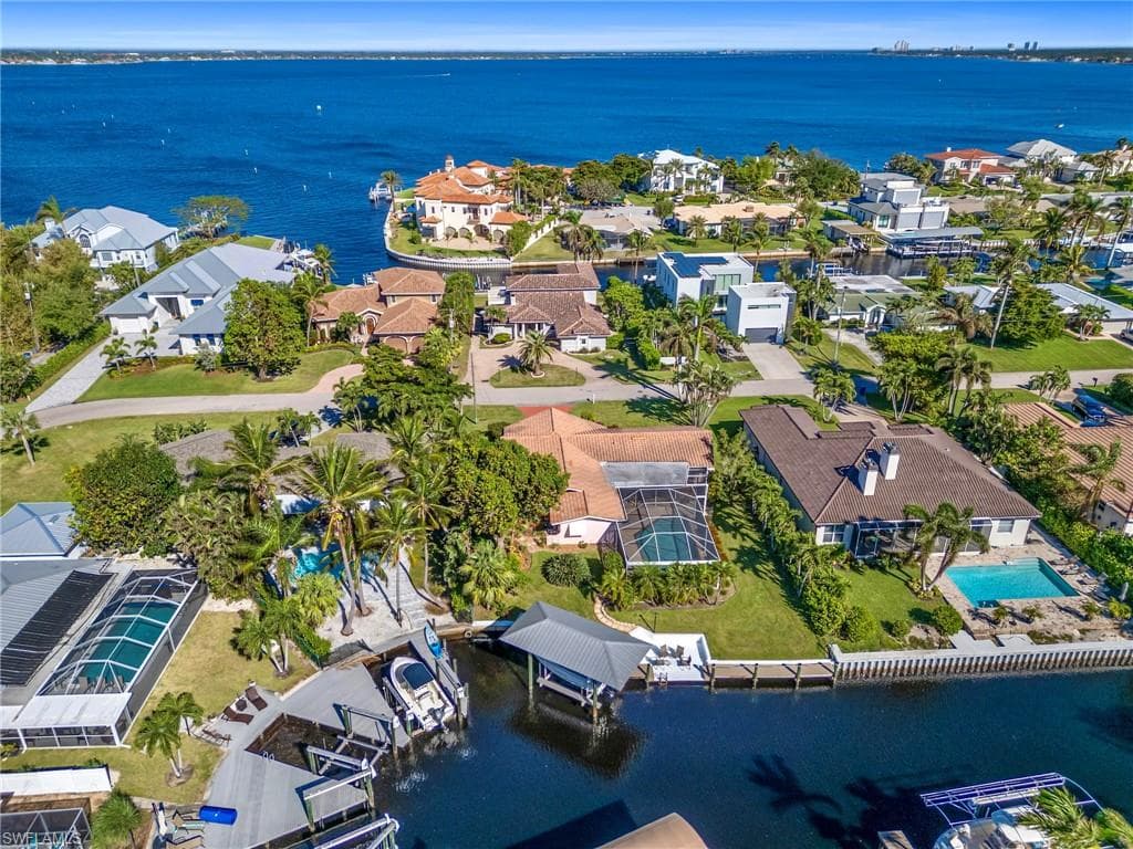 392 Snow DR, FORT MYERS FL 33919-40