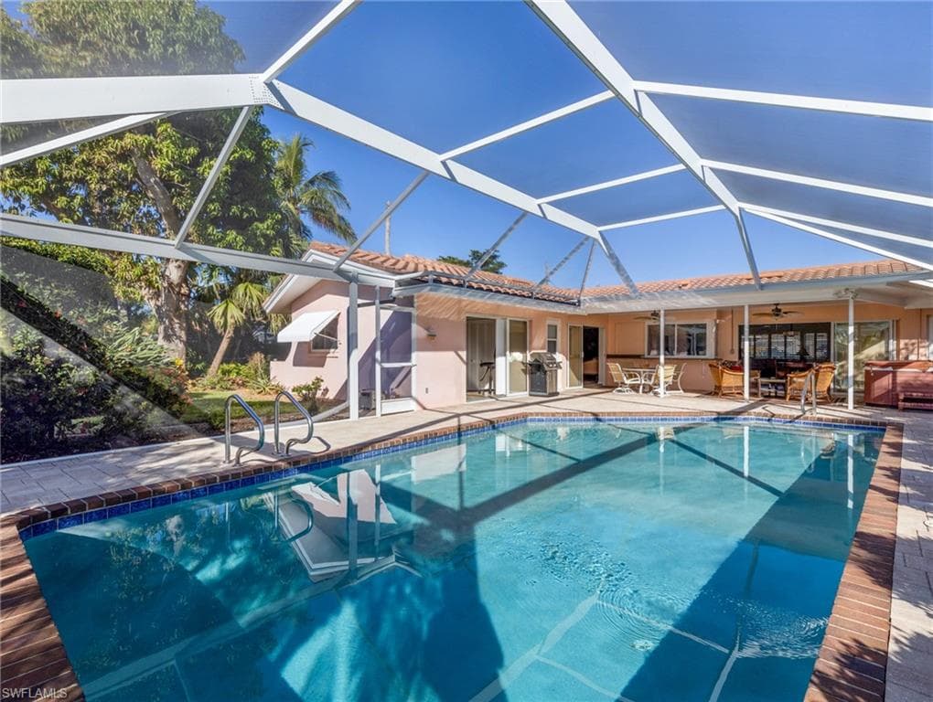 392 Snow DR, FORT MYERS FL 33919-19