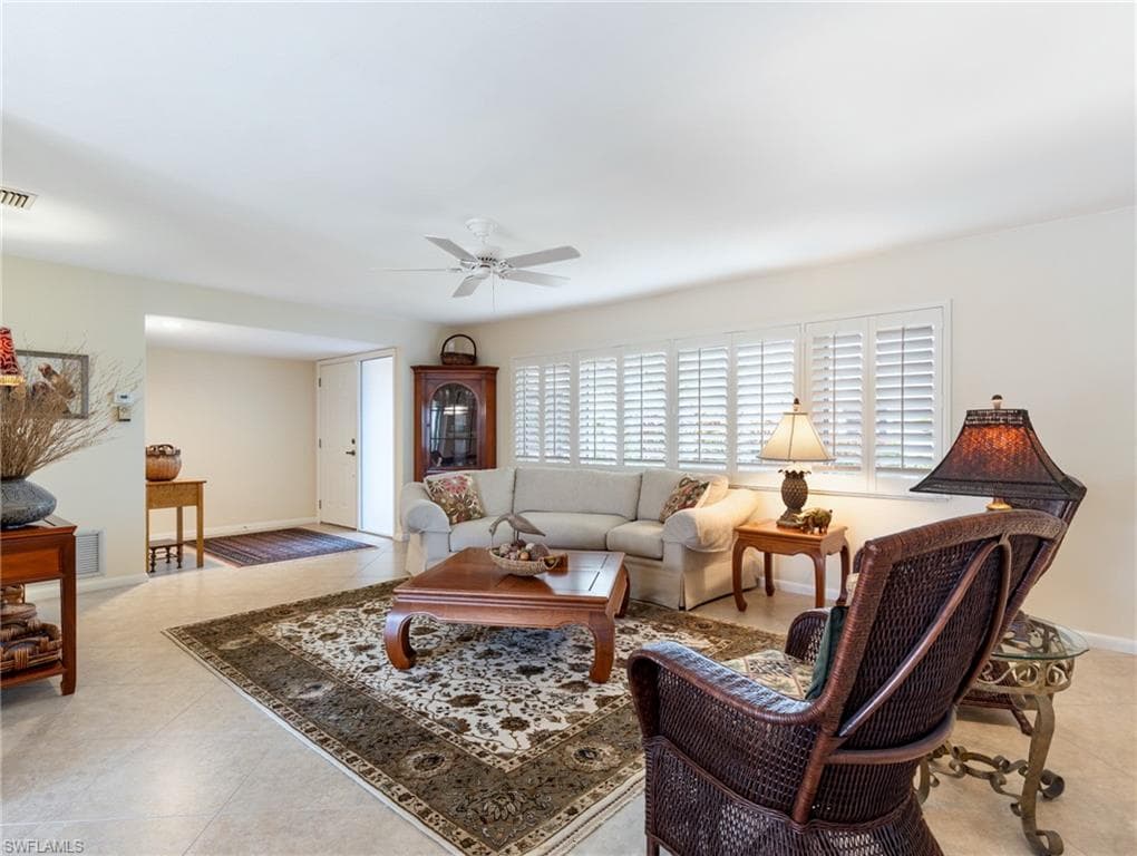 392 Snow DR, FORT MYERS FL 33919-8