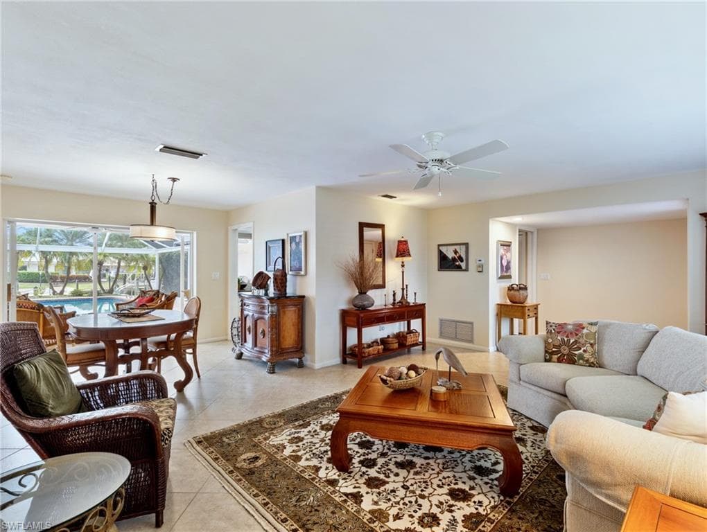 392 Snow DR, FORT MYERS FL 33919-10