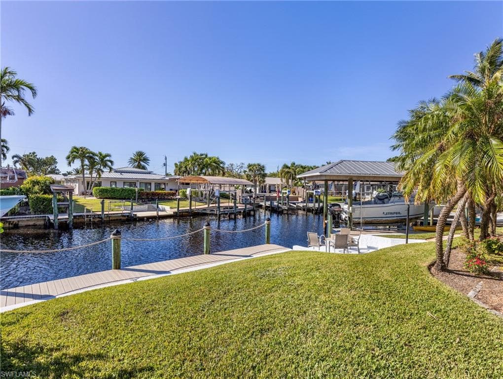 392 Snow DR, FORT MYERS FL 33919-20