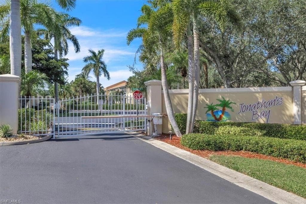 6050 Jonathans Bay CIR # 102, FORT MYERS FL 33908-30