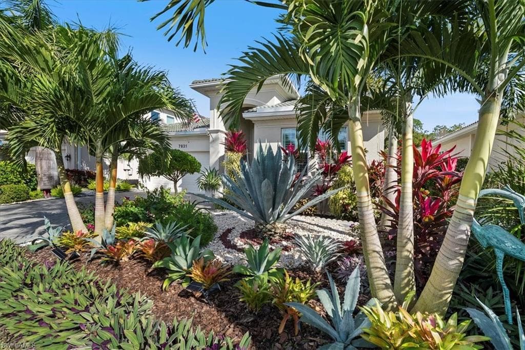 7831 Martino CIR, NAPLES FL 34112-1