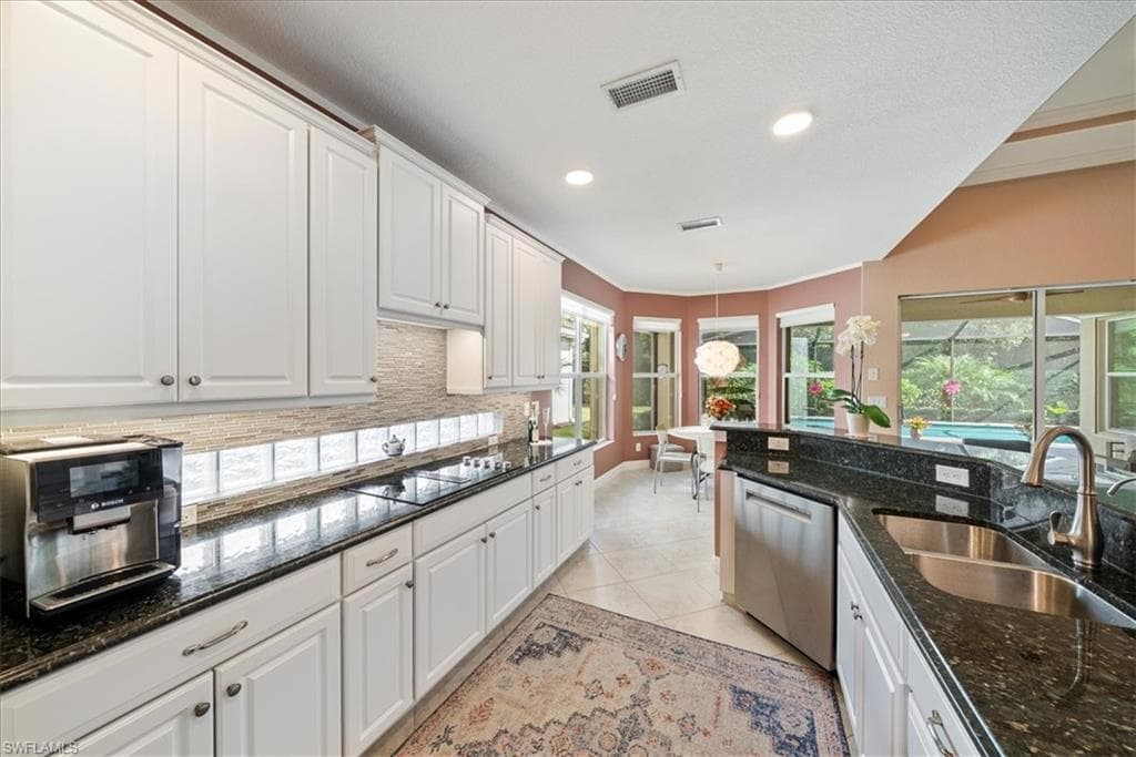 7831 Martino CIR, NAPLES FL 34112-12