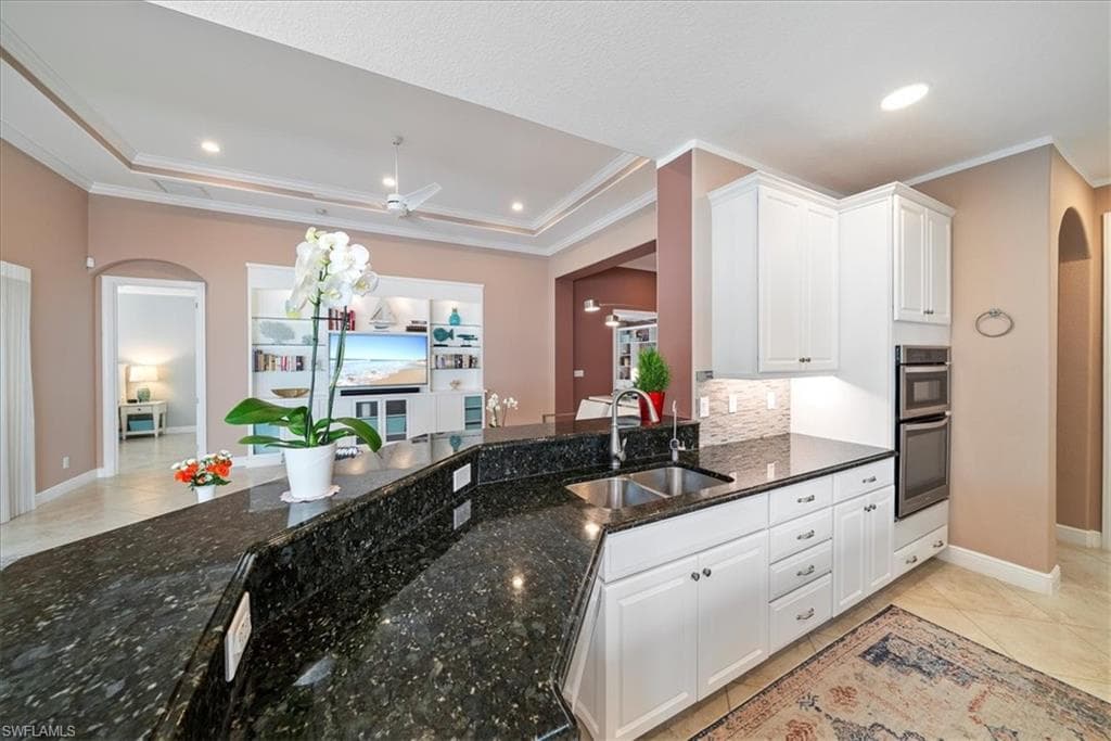 7831 Martino CIR, NAPLES FL 34112-10