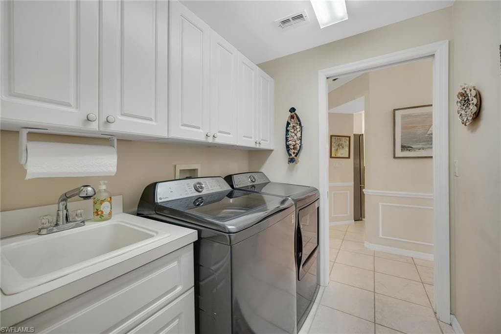7809 Naples Heritage DR, NAPLES FL 34112-26