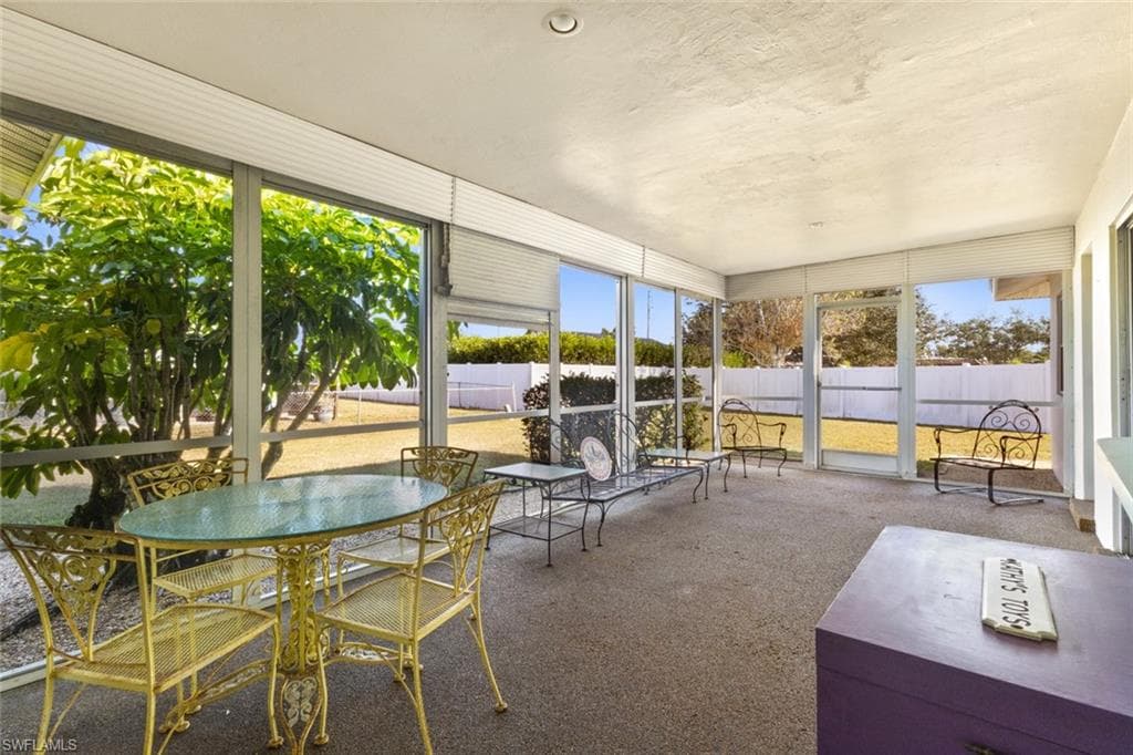 6944 Essex DR, FORT MYERS FL 33919-22