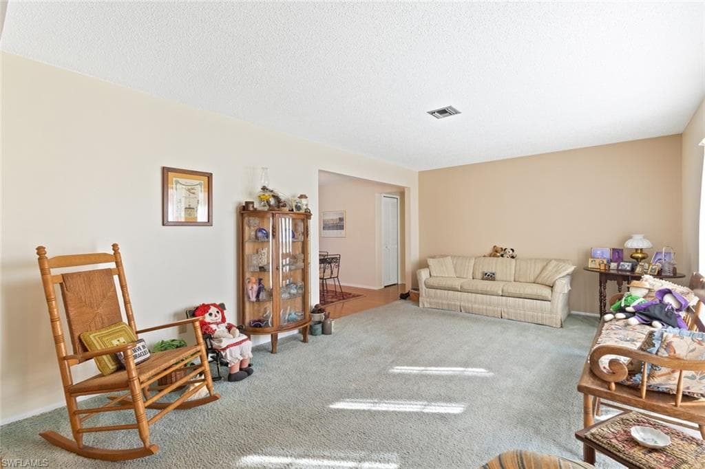 6944 Essex DR, FORT MYERS FL 33919-6