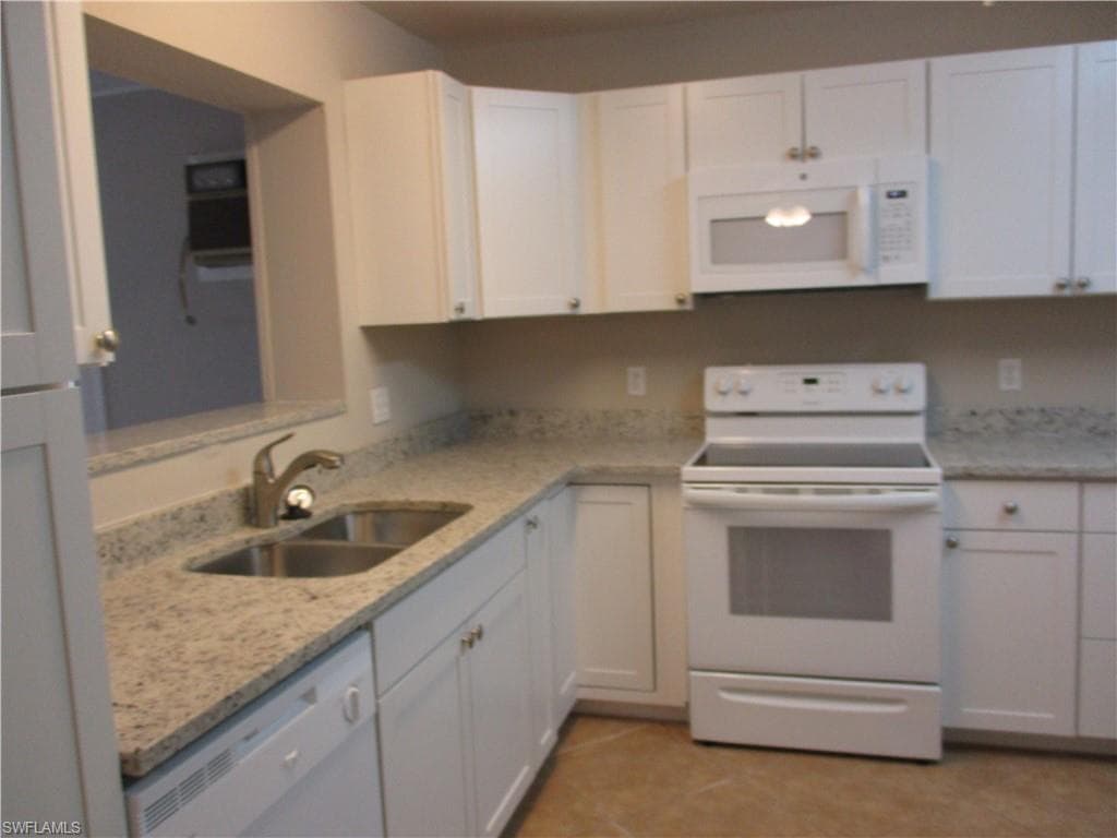 3745 Maxine ST, FORT MYERS FL 33901-2