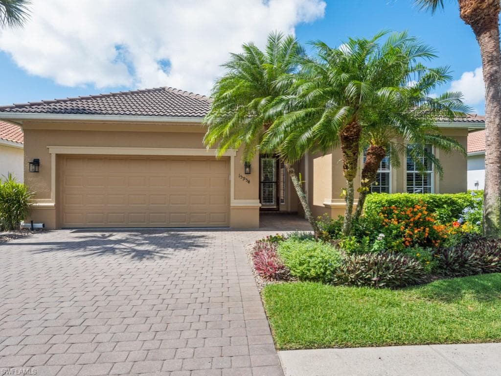 15954 Delasol LN, NAPLES FL 34110-1
