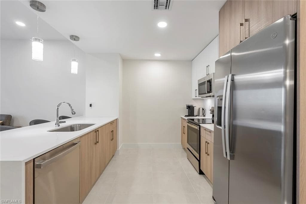 26600 Rosewood Pointe DR # 203, BONITA SPRINGS FL 34135-5