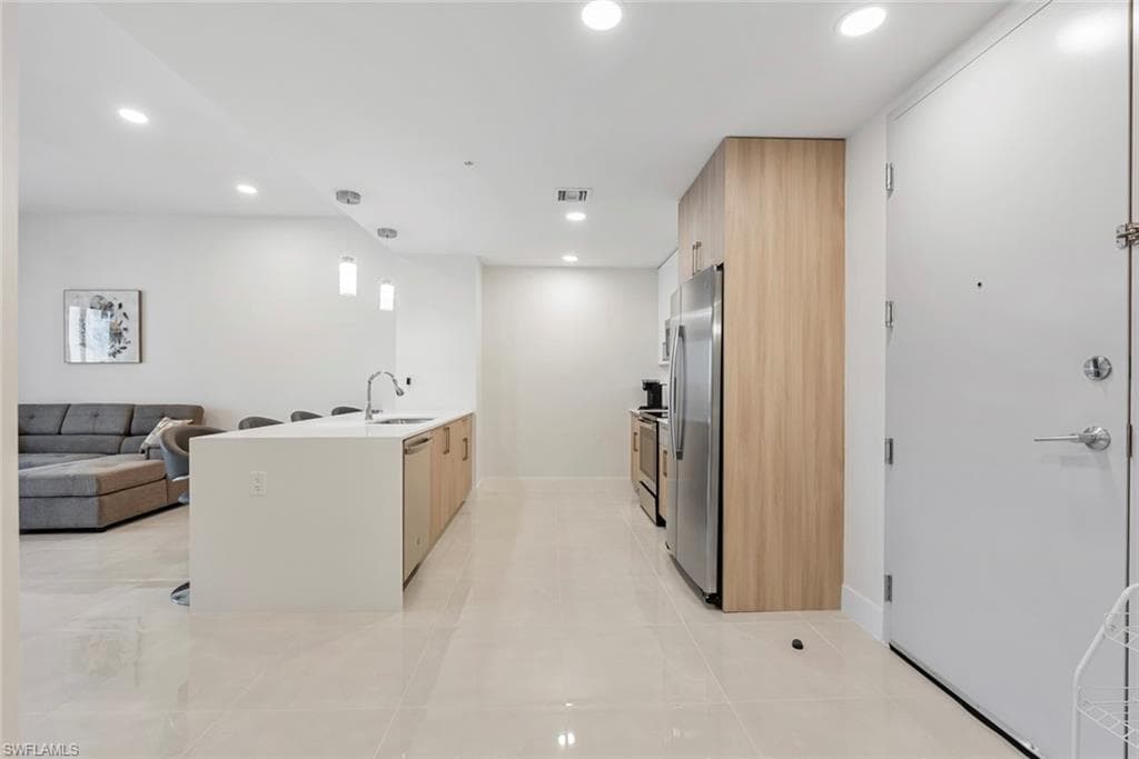 26600 Rosewood Pointe DR # 203, BONITA SPRINGS FL 34135-6