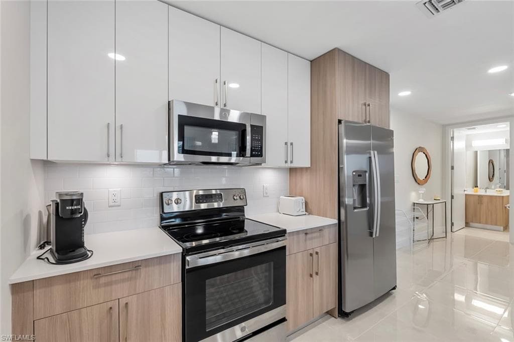 26600 Rosewood Pointe DR # 203, BONITA SPRINGS FL 34135-8