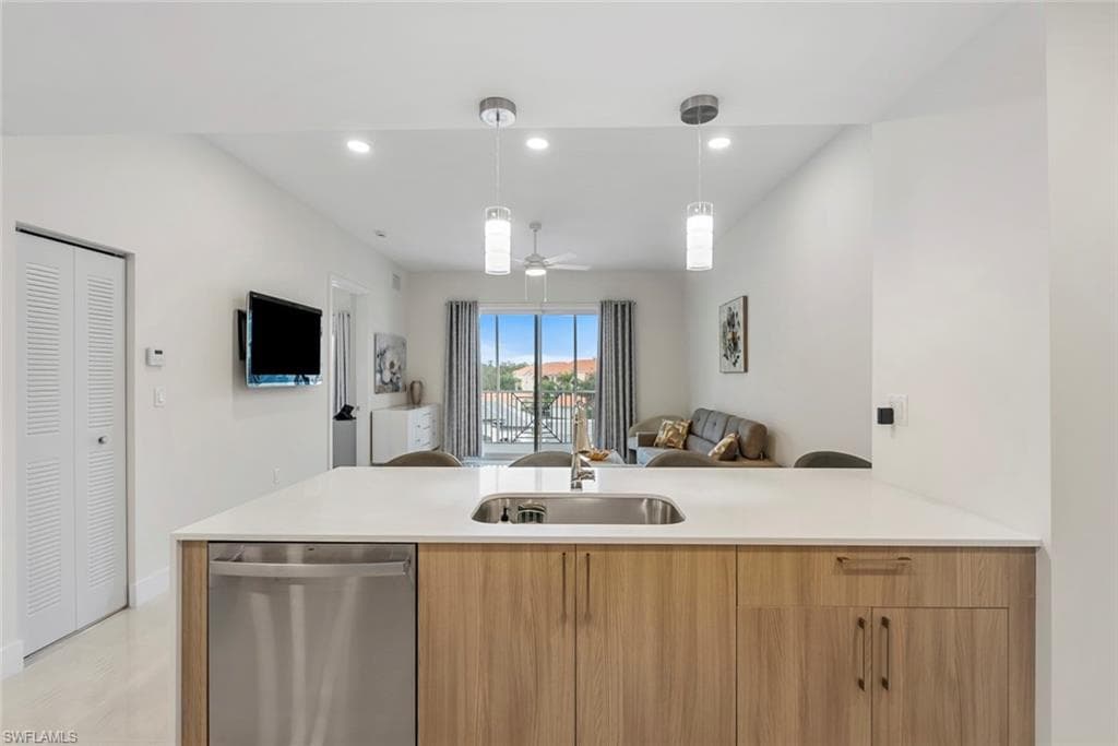 26600 Rosewood Pointe DR # 203, BONITA SPRINGS FL 34135-9