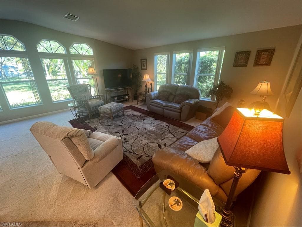 10015 Parkwood DR, FORT MYERS FL 33905-21