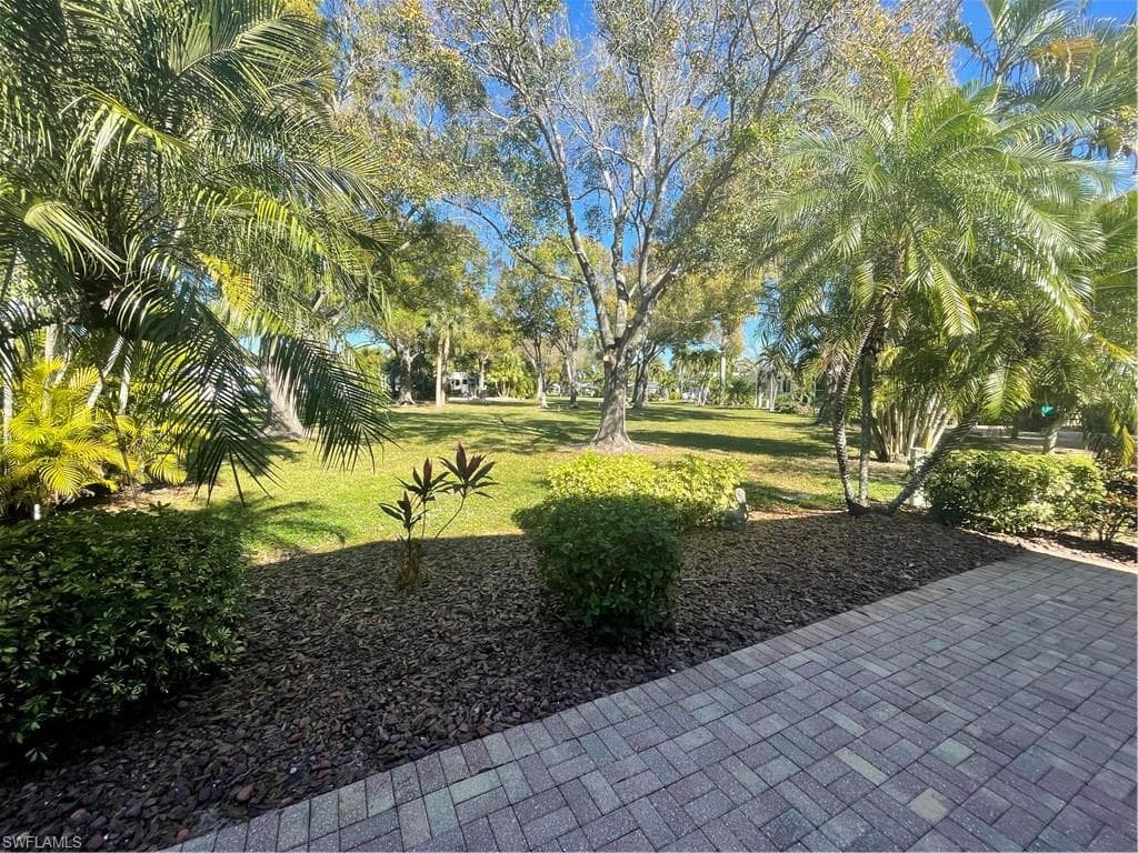 10015 Parkwood DR, FORT MYERS FL 33905-44