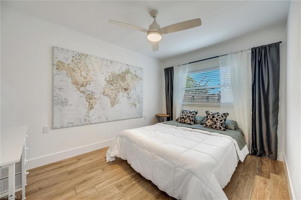 2432 Lake AVE, NAPLES FL 34112-14