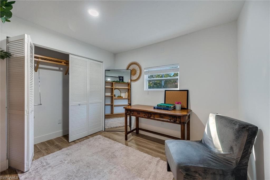 2432 Lake AVE, NAPLES FL 34112-18