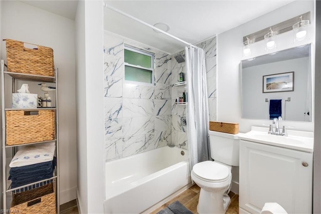 2432 Lake AVE, NAPLES FL 34112-20