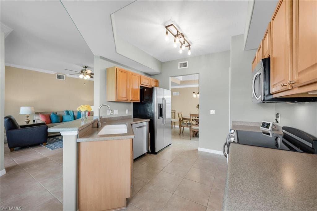 12033 Covent Garden CT 2403-5