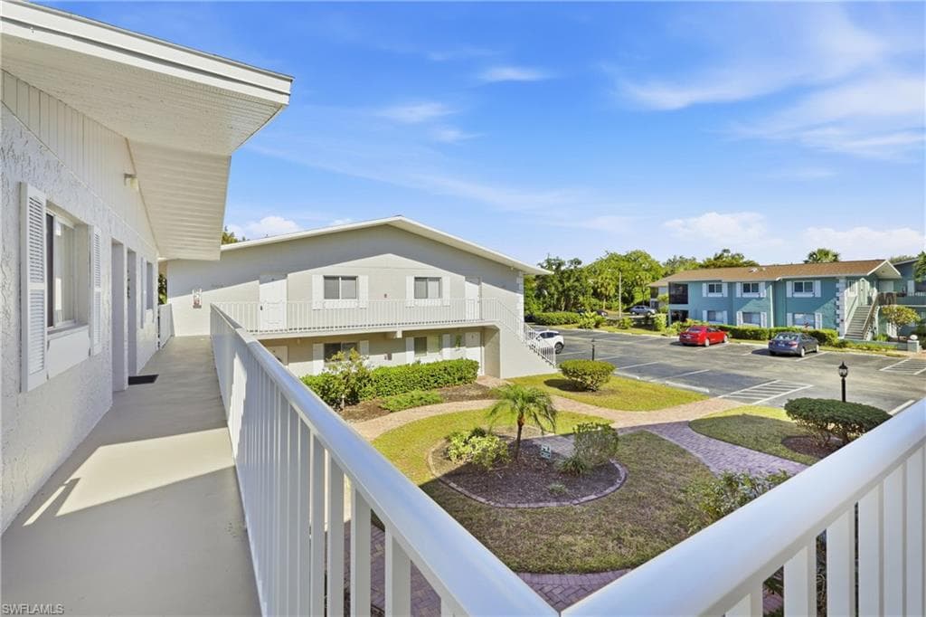 8071 Country RD # 204, FORT MYERS FL 33919-35