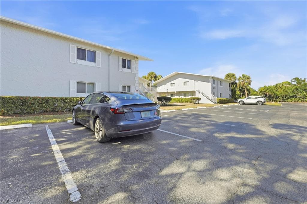 8071 Country RD # 204, FORT MYERS FL 33919-36