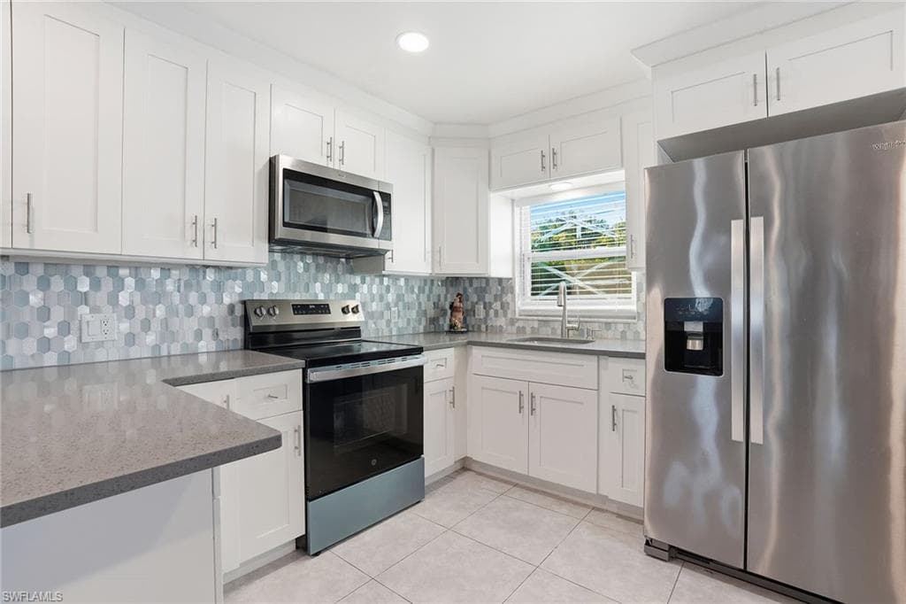 4791 Dorando DR, NAPLES FL 34103-6