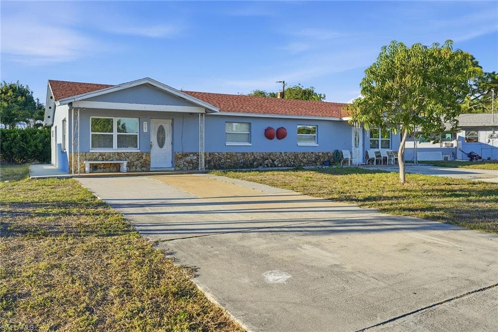 4791 Dorando DR, NAPLES FL 34103-9