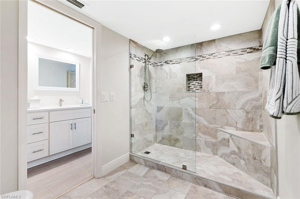 16581 Waters Edge CT # 201, FORT MYERS FL 33908-19