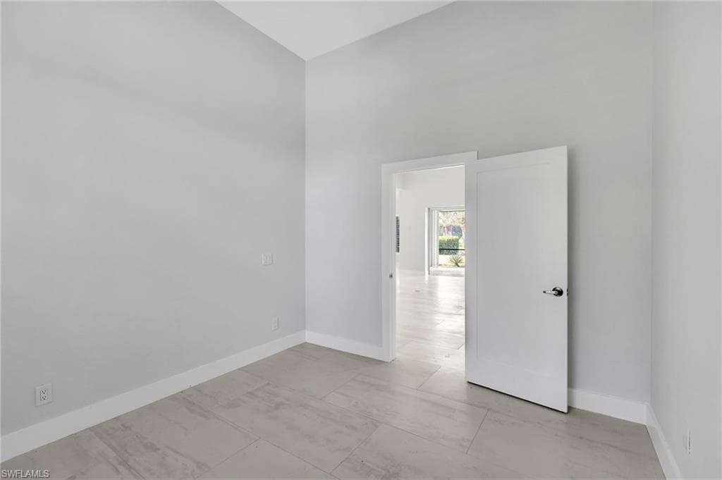 11099 Sea Tropic LN, FORT MYERS FL 33908-23