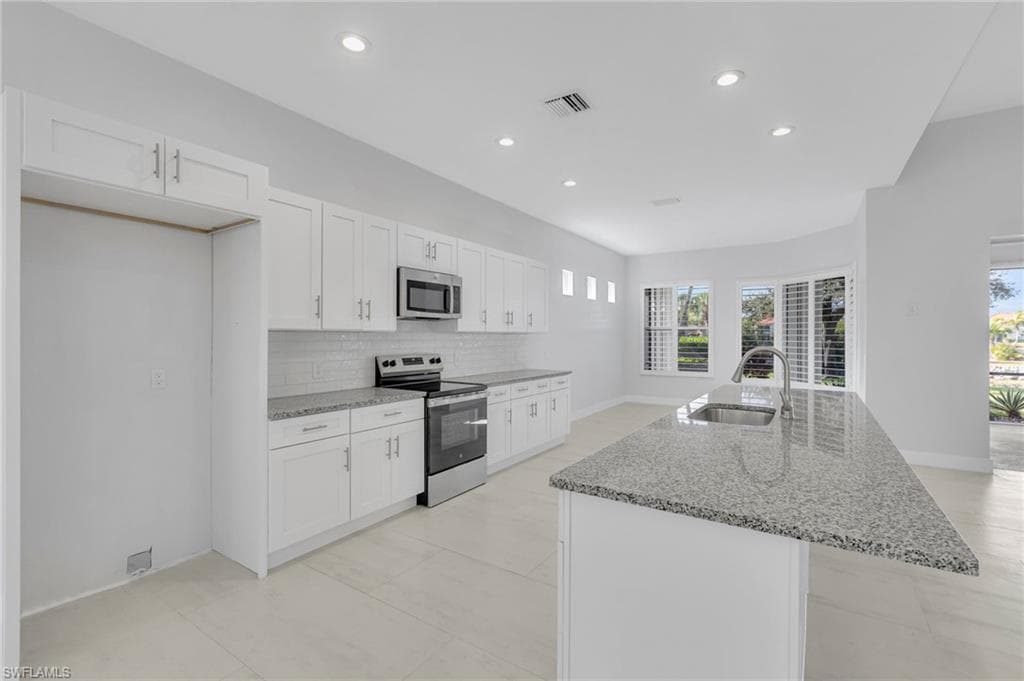 11099 Sea Tropic LN, FORT MYERS FL 33908-12