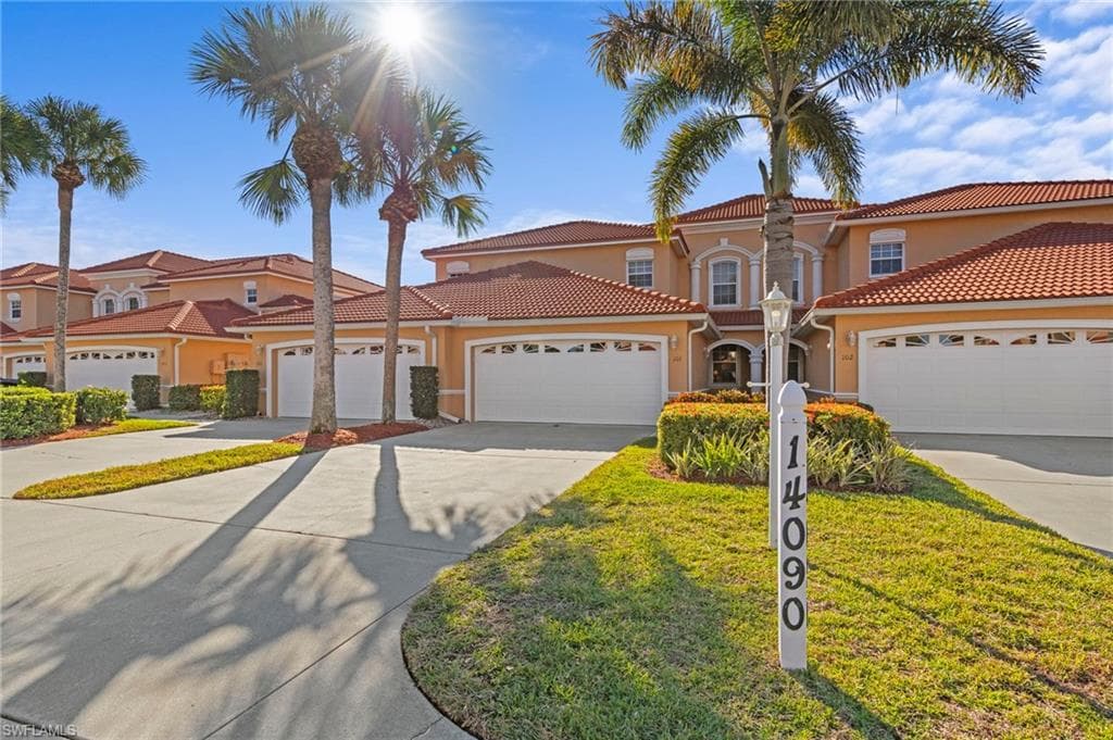 14090 Eagle Ridge Lakes DR # 101, FORT MYERS FL 33912-2