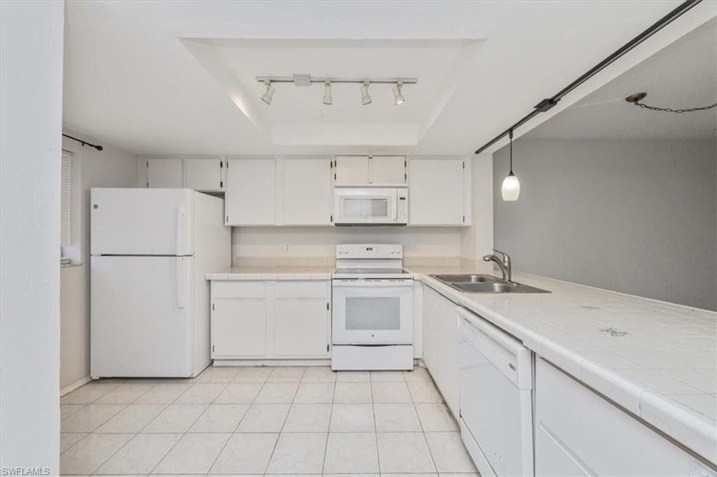 2350 Naples Trace CIR # 608, NAPLES FL 34109-4