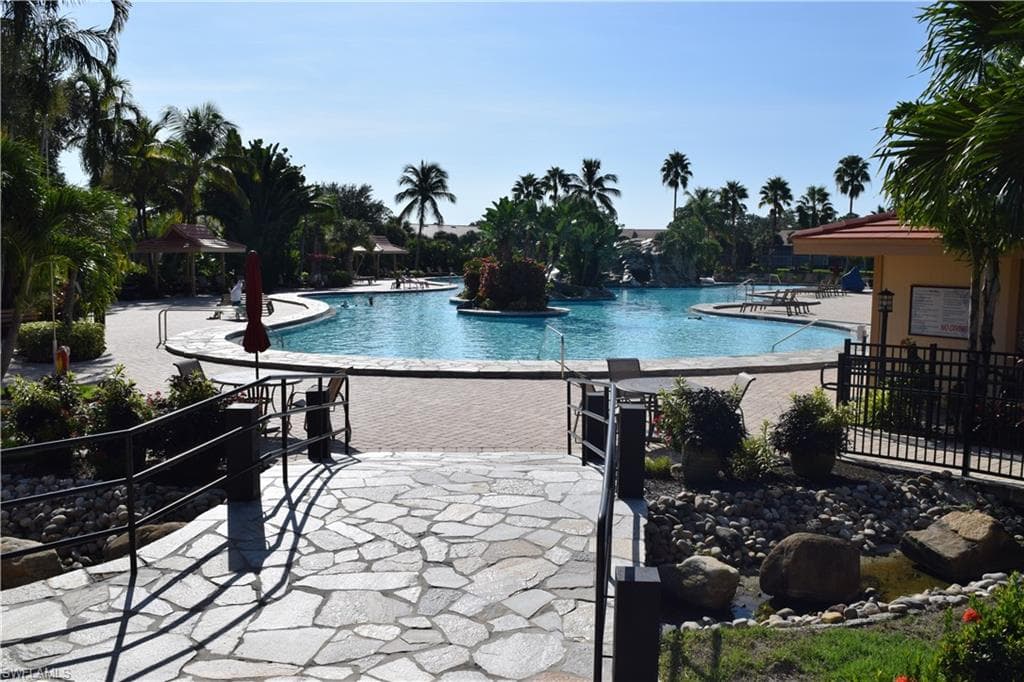 2350 Hidden Lake CT # 8513, NAPLES FL 34112-1