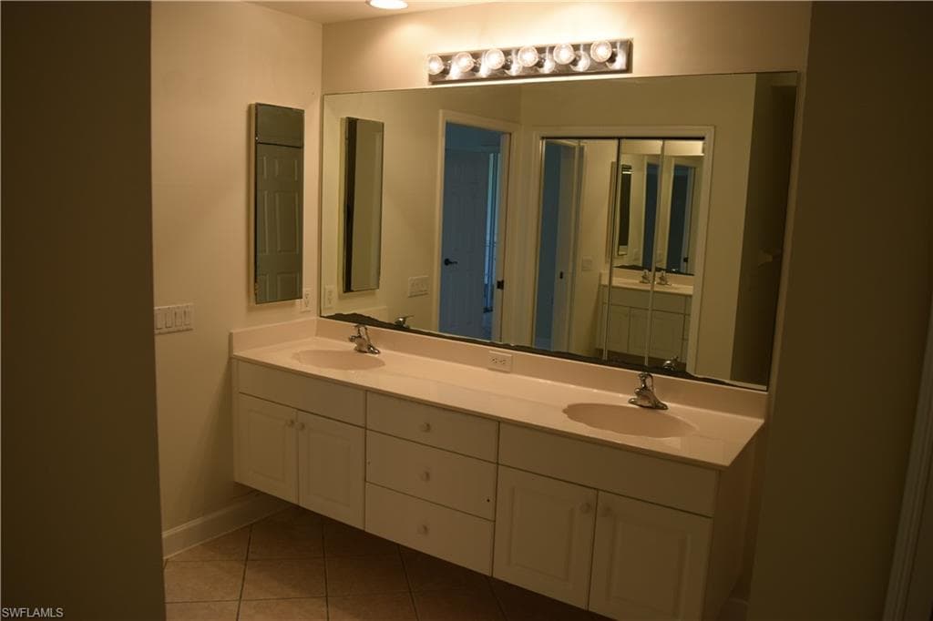 2350 Hidden Lake CT # 8513, NAPLES FL 34112-15