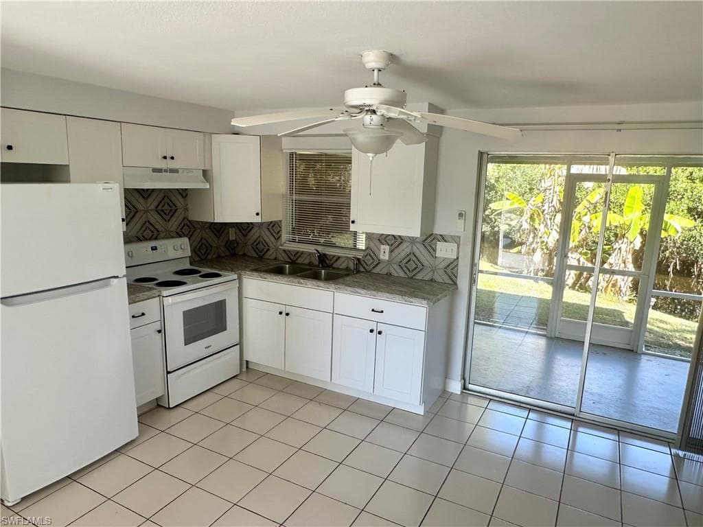 9805/9807 Montana CT, BONITA SPRINGS FL 34135-25